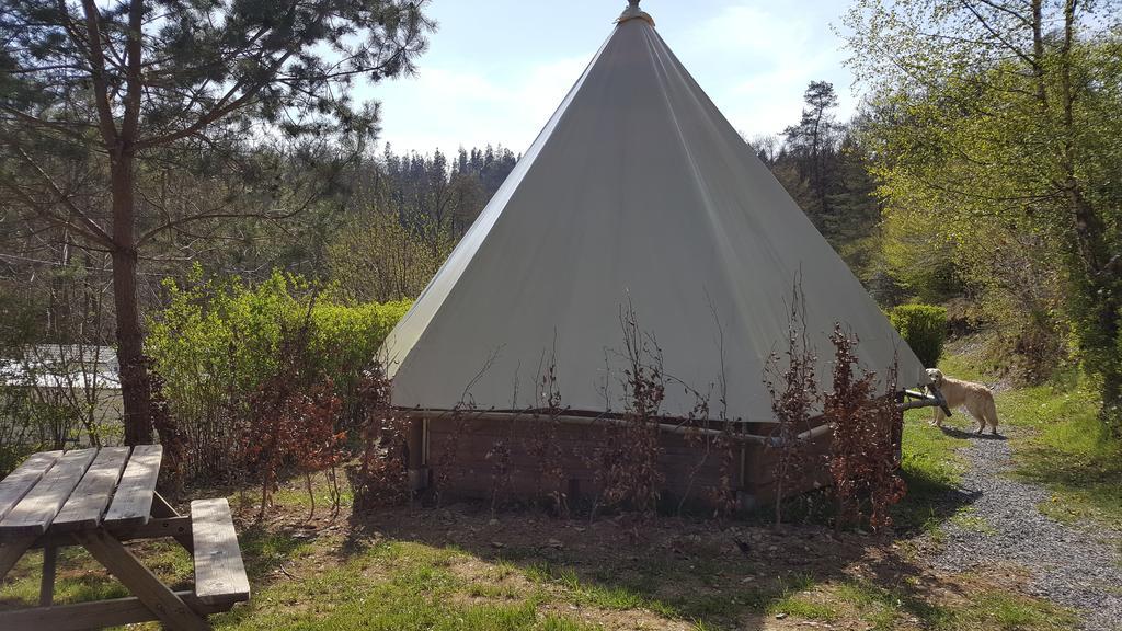 Camping Le Canada-Insolite ชินี ภายนอก รูปภาพ